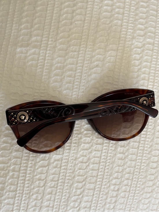 Versace Accessories - Authentic Versace Cat Eye Sunglasses Tortoise Shell with Gold Medusa Head COA